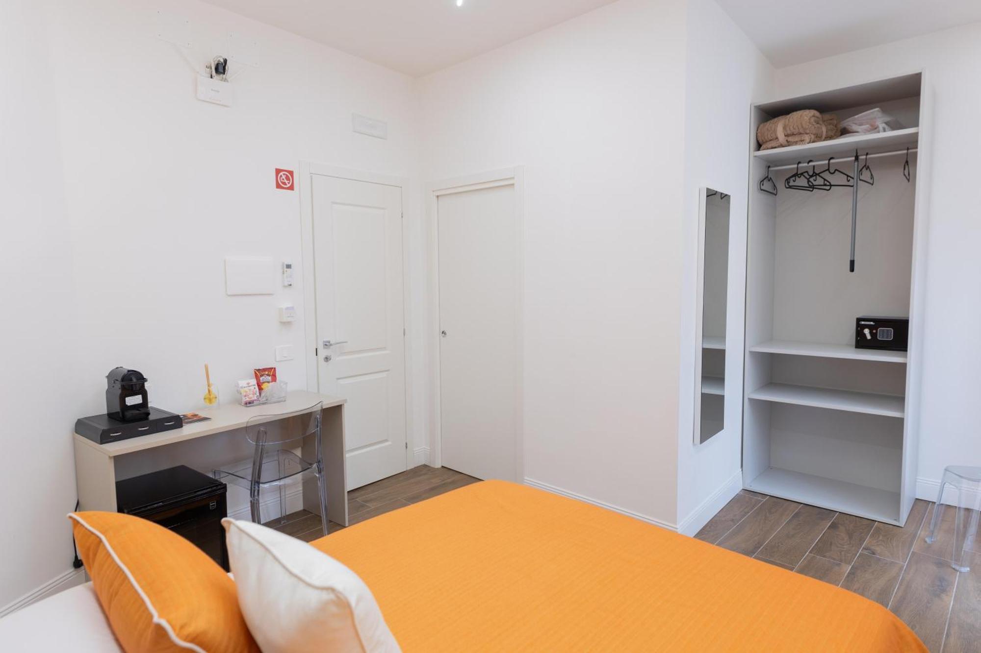 Ianno Napoli Rooms Exterior photo