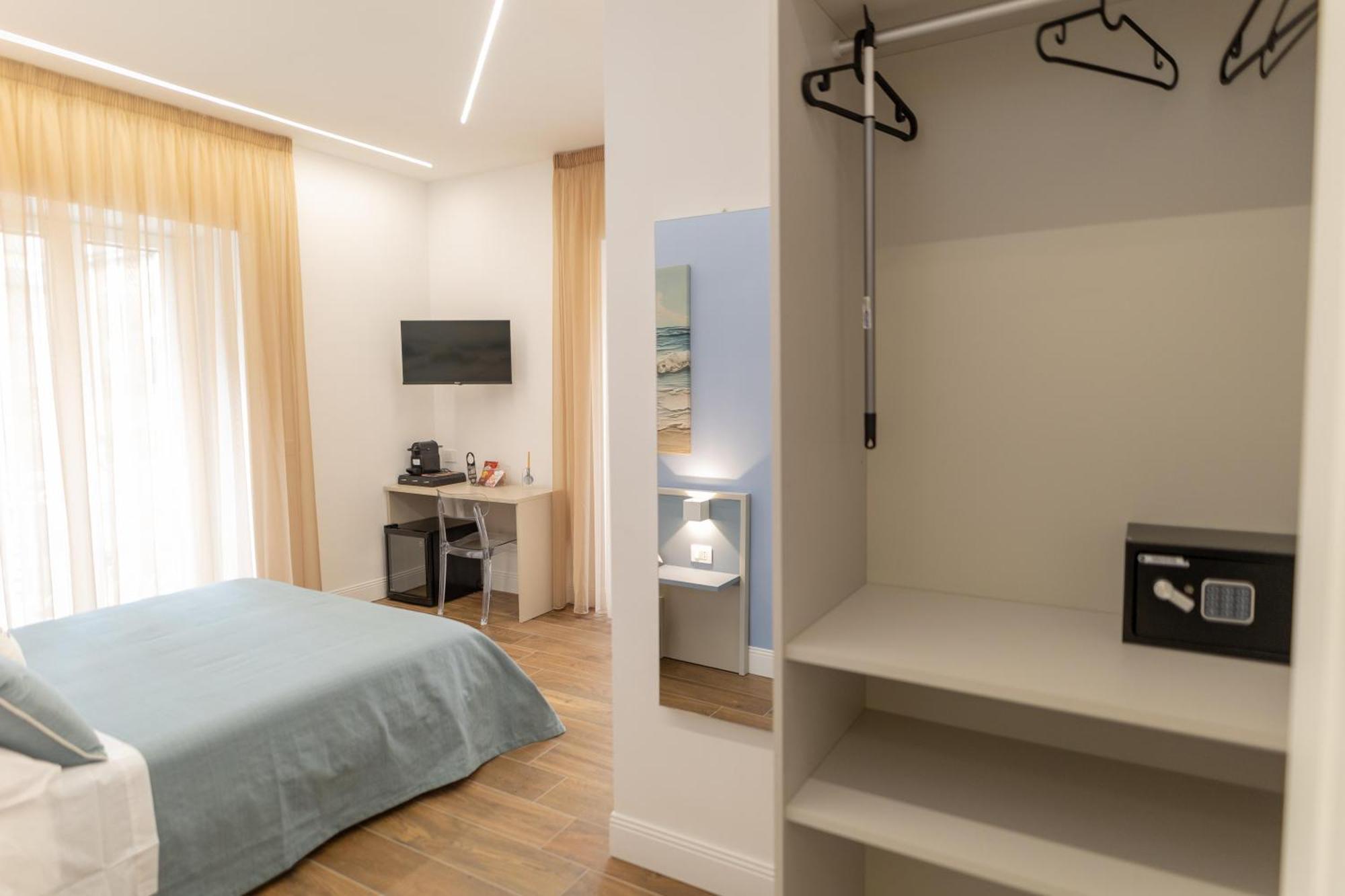 Ianno Napoli Rooms Exterior photo