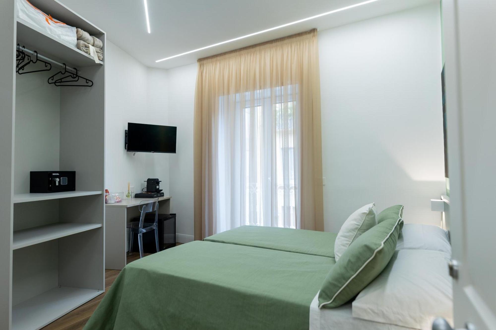 Ianno Napoli Rooms Exterior photo