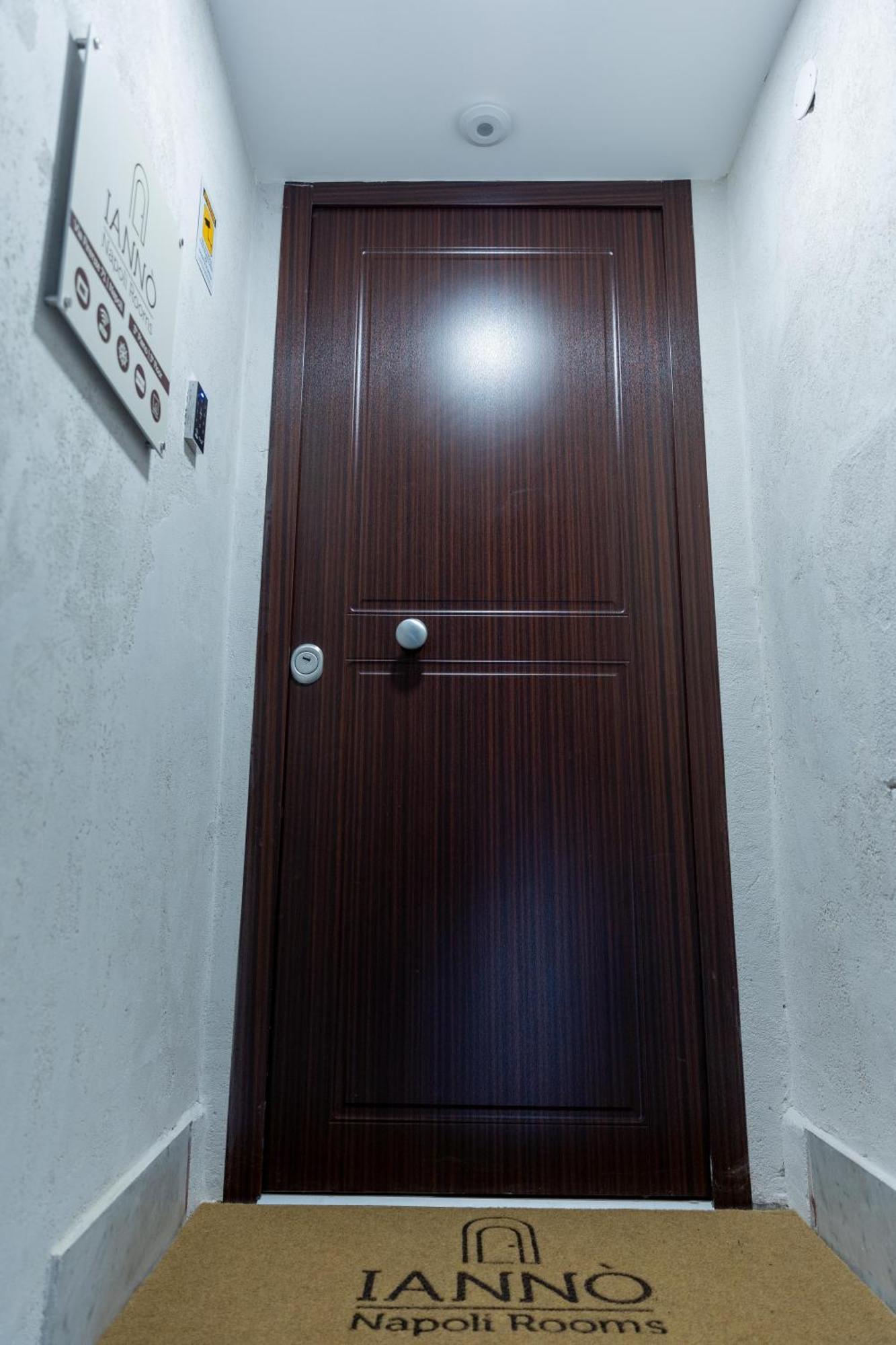 Ianno Napoli Rooms Exterior photo